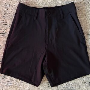 Hollister Men's Black Hybrid 7” Short size XS